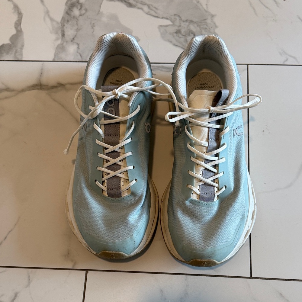 ON Cloud Sneakers